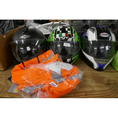 2492 - Three motorbike helmets and hi-vis jackets