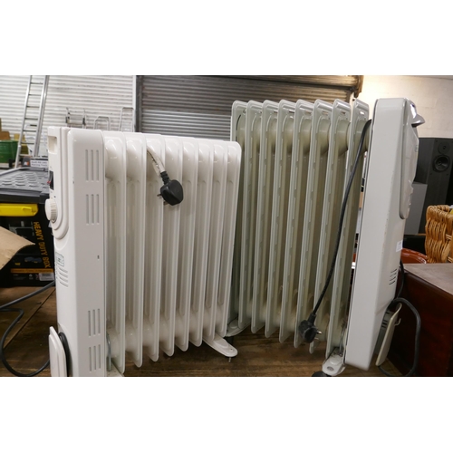 2508 - Two plug-in Radiators - Challenge and Delonghi