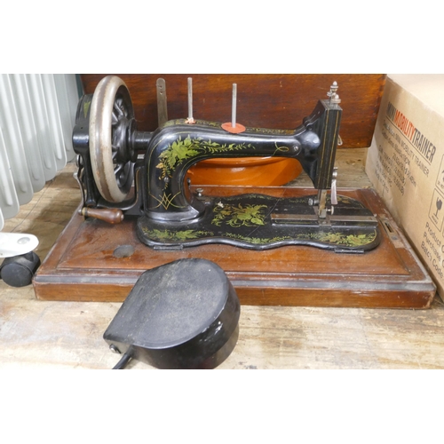 2509 - A Frinter Rossmann vintage sewing machine