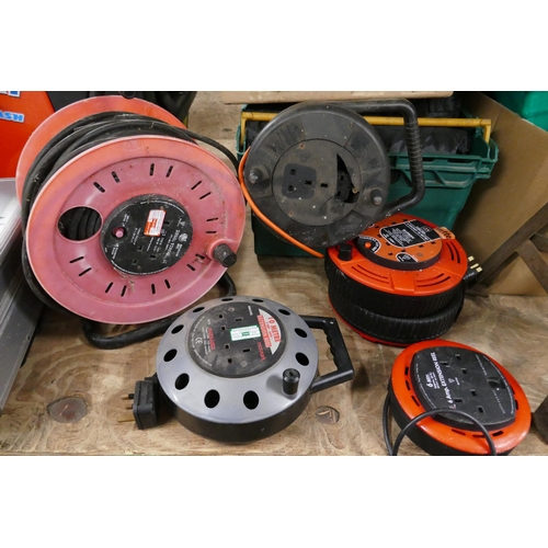 2522 - Six assorted extension cable reels - one reel has failed electrical safety test due to earth continu... 