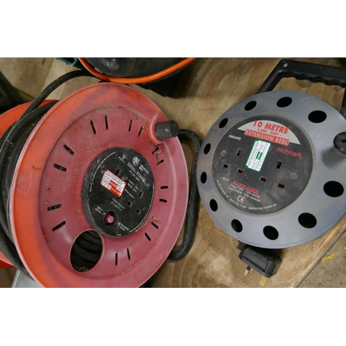 2522 - Six assorted extension cable reels - one reel has failed electrical safety test due to earth continu... 