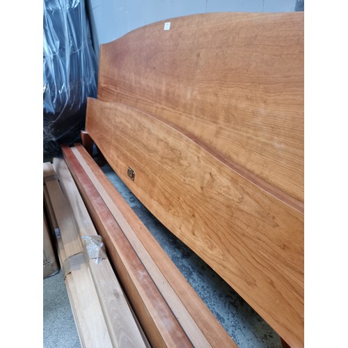 1566 - A cherrywood kingsize bed frame