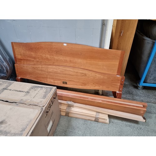 1566 - A cherrywood kingsize bed frame