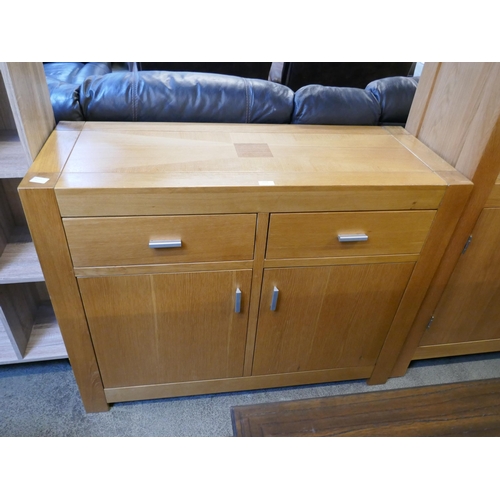 1573 - A Malvern oak sideboard