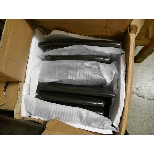 1598 - A large quantity of dining chair seat pads