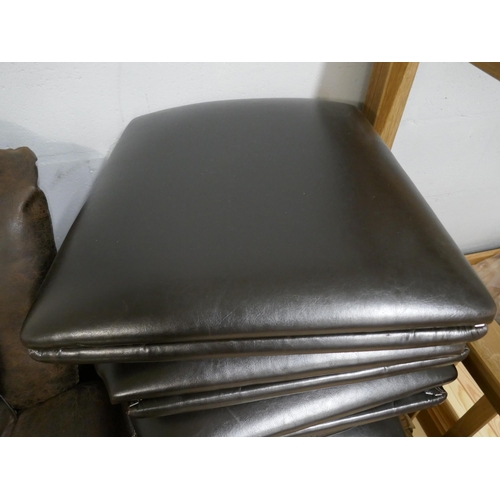 1598 - A large quantity of dining chair seat pads