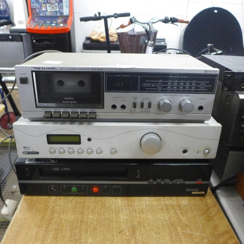 2183 - Two Phillips setreo seperates including- FM stereo tuners (22gh 944 /16), and (EL3556A/15) with a pa... 