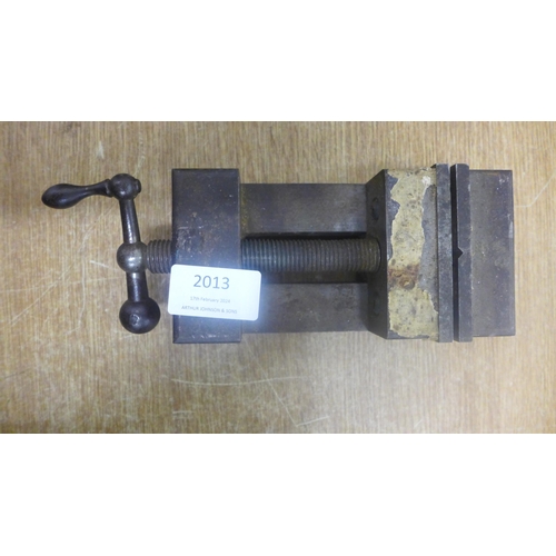 2013 - Assorted vices, clamps and including a Marples Ridgway MR6807 mitre clamp/cutting clamp, a J.G.Grave... 