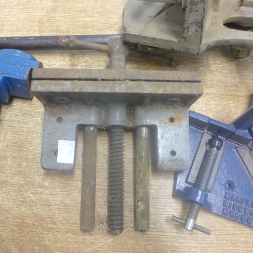 2013 - Assorted vices, clamps and including a Marples Ridgway MR6807 mitre clamp/cutting clamp, a J.G.Grave... 