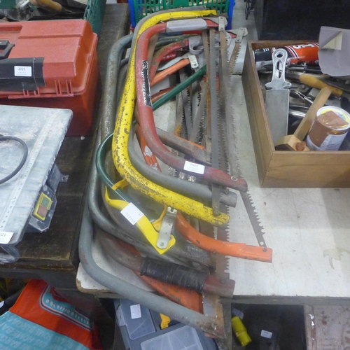 2022 - A large quantity of assorted bow saws