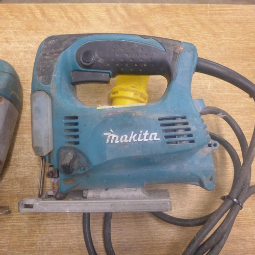 2038 - A Bosch (1581.0) 110v 520w jigsaw and a Makita (4329) 110v 450w jigsaw