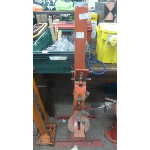 2046 - A Sealey Strut and Spring compressing station - model no. RE320