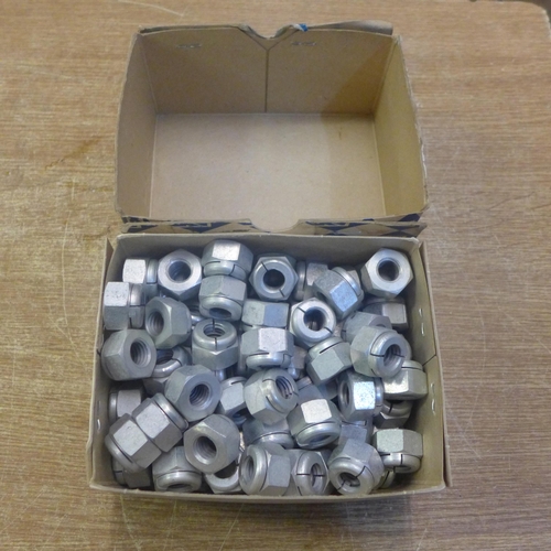 2068 - A box of approx. 100 GKN ½