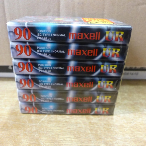 2098 - A box of approx. 140 Maxell UR 90 blank cassette tapes, unused