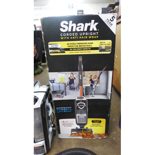 2115 - A Shark Duo Clean corded upright vacuum cleaner