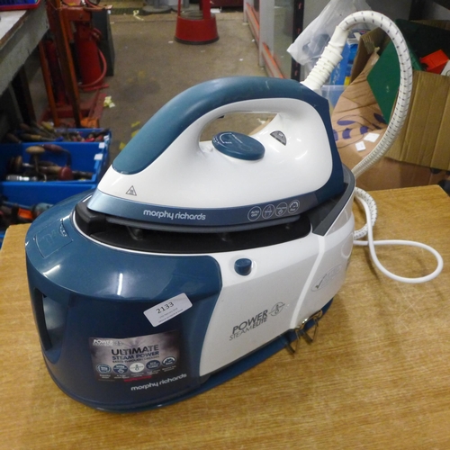 2133 - A Morphy Richards Steamlite power iron GWO - used