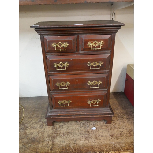 385 - A Victorian apprentices/miniature mahogany chest of drawers