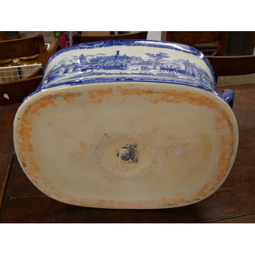 401 - A Staffordshire style blue and white earthenware foot bath