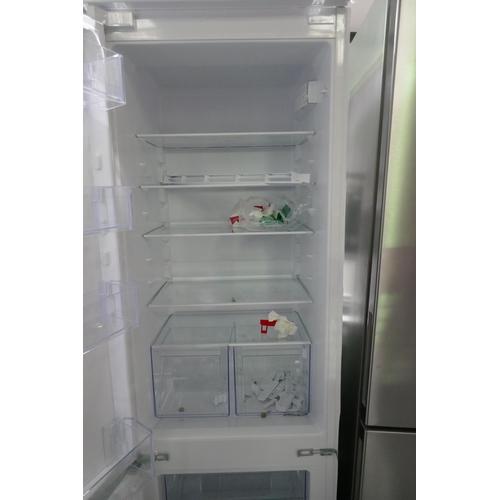 3236 - Zanussi 70/30 Fridge Freezer - Frost Free - Model ZNNN18ES3  H1772xW546xD549, model no -, Original R... 