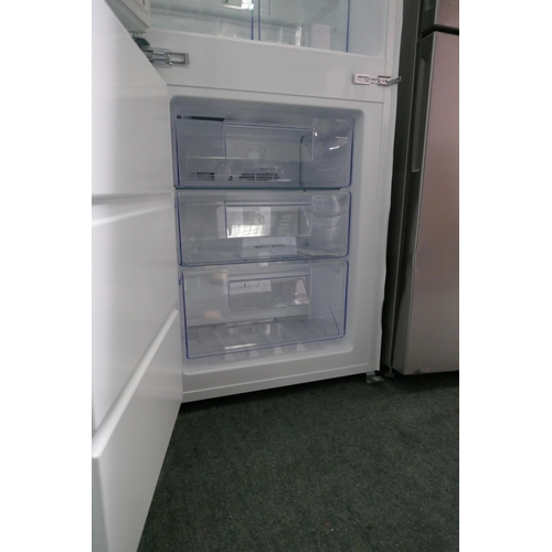 3236 - Zanussi 70/30 Fridge Freezer - Frost Free - Model ZNNN18ES3  H1772xW546xD549, model no -, Original R... 