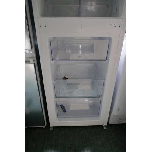 3258 - Zanussi 50/50 Fridge Freezer - Low Frost - Damaged/Heavily Used -  (4194-98) *This lot is subject to... 