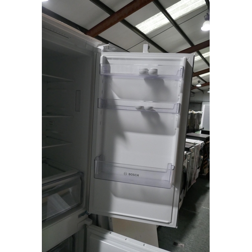 3259 - Bosch 70/30 Fridge Freezer - Frost Free - Model KIN86NSF0G, (H1772xW541xD458), original RRP £824.17 ... 