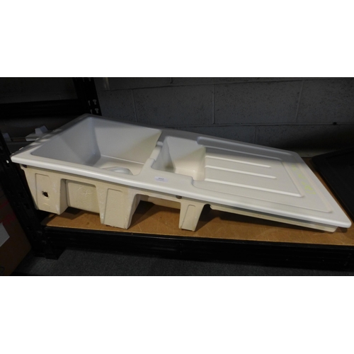 3012 - White Ceramic 1.5 Bowl Sink with Drainer (425-207) *This lot is subject to VAT