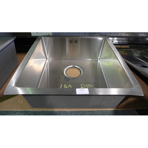 3023 - Square Metal Frame Undermount Sink (425-49) *This lot is subject to VAT