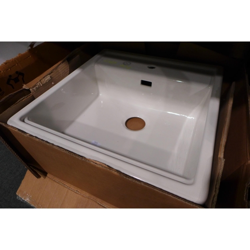 3122 - White Belfast Style Sink, Original RRP £207.50 inc VAT (425-189) * This lot is subject to VAT