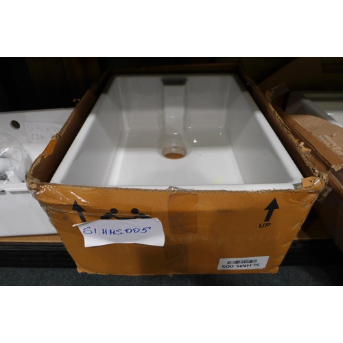 3123 - White Belfast Style Ceramic Sink (425-221) *This lot is subject to VAT