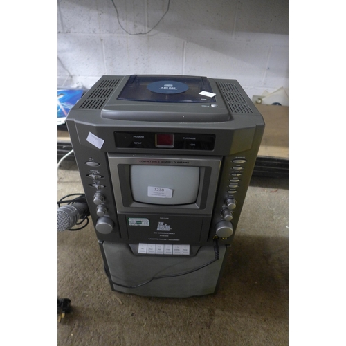 2238 - The Singing Machine (STVG-500) karaoke machine /cassette player and recorder