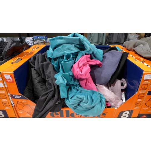 3392 - Quantity of women's clothing - mixed size/style, etc. * this lot is subject to VAT