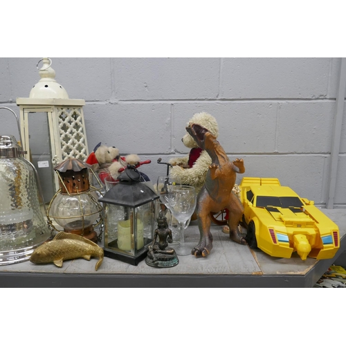 1059 - China, glass, toys, lamps, etc., including a large model of a Tyrannosaurus Rex **PLEASE NOTE THIS L... 