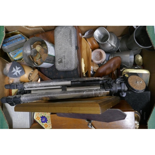 1083 - Coins, handbags, a microscope, a tripod, tins, Rolls Razor, etc. **PLEASE NOTE THIS LOT IS NOT ELIGI... 