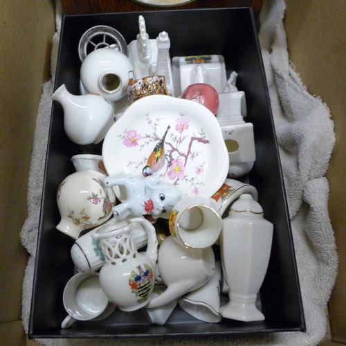 1086 - A box of crested china, Wade Whimsies and a mantel clock, a/f **PLEASE NOTE THIS LOT IS NOT ELIGIBLE... 