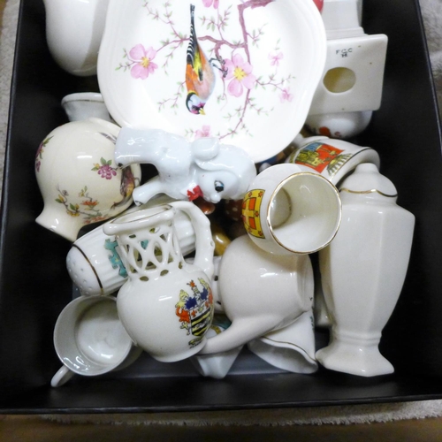 1086 - A box of crested china, Wade Whimsies and a mantel clock, a/f **PLEASE NOTE THIS LOT IS NOT ELIGIBLE... 