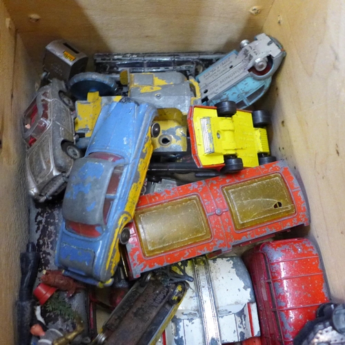 697 - A collection of plastic toy soldiers, die-cast model vehicles, Dinky, Corgi and Matchbox, playworn, ... 