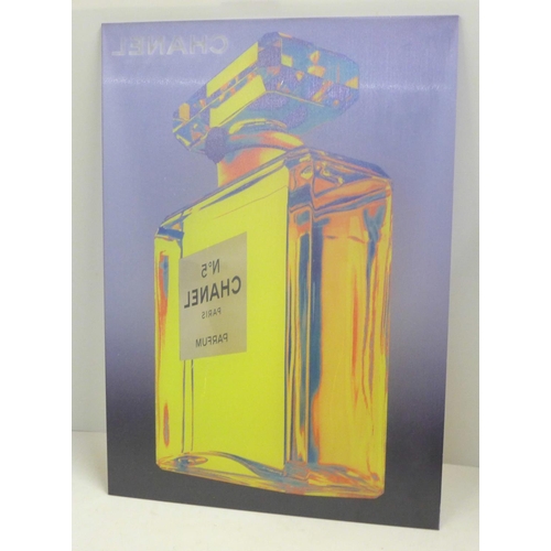 735E - Chanel No.5 acrylic counter/window shop display, 32cm wide