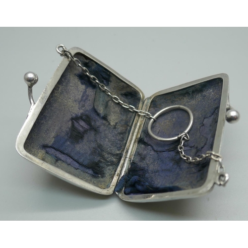 859 - A small hand engraved silver purse, Birmingham 1911, interior a/f