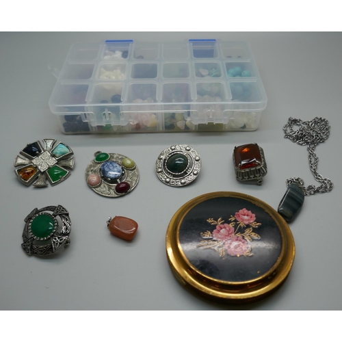 862 - Scottish style costume jewellery and a collection of assorted beads for re-stringing or repairs