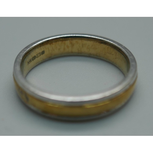 916 - A 9ct two colour gold wedding ring, L/M