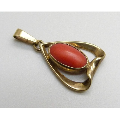 952 - A yellow metal and coral pendant, marked 333, 2.7g