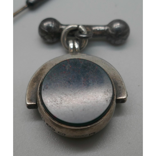 954 - A collection of agate set jewellery including a Victorian silver swivel fob, (pill box a/f)