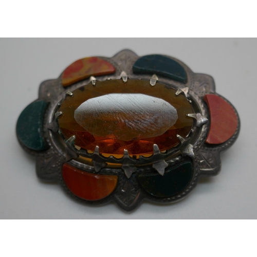 954 - A collection of agate set jewellery including a Victorian silver swivel fob, (pill box a/f)