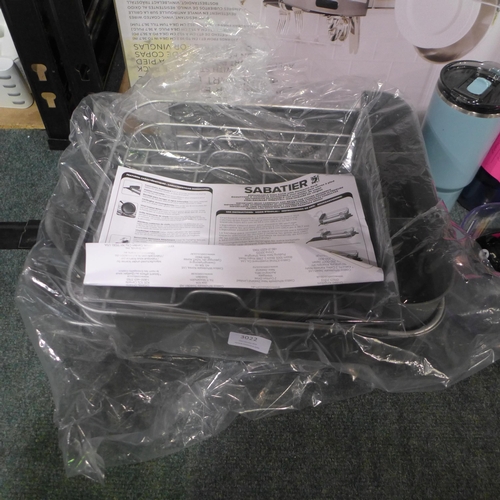 3022 - Sabatier Expandable Dishrack (315-151) *This lot is subject to VAT