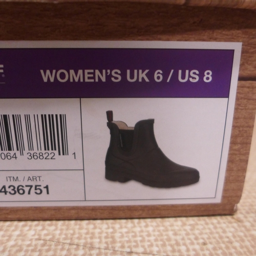 3152 - A pair of Ava weatherproof black ankle boots (size UK 6) * This lot is subject to VAT