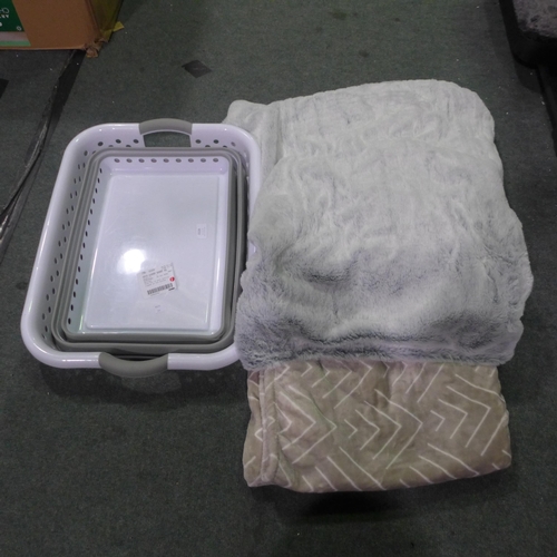 3328 - Addis Laundry Basket 45L, Printed Plush Throw, Berkshire Heated Throw   (315-276,300,308) *This lot ... 