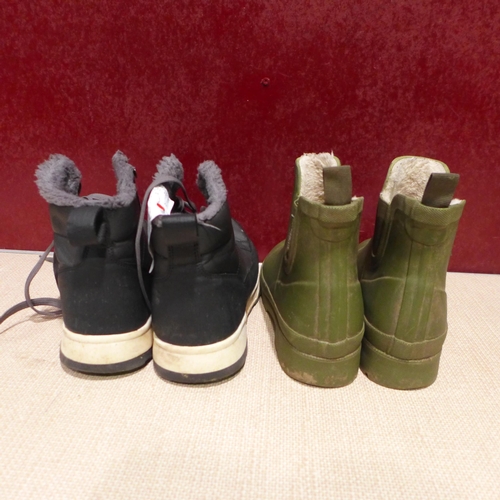 3396 - Two pairs of mixed size/style walking boots (UK 7 and UK 9) * This lot is subject to VAT