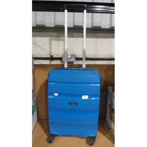 3162 - American Tourister Bon Air Carry On 22