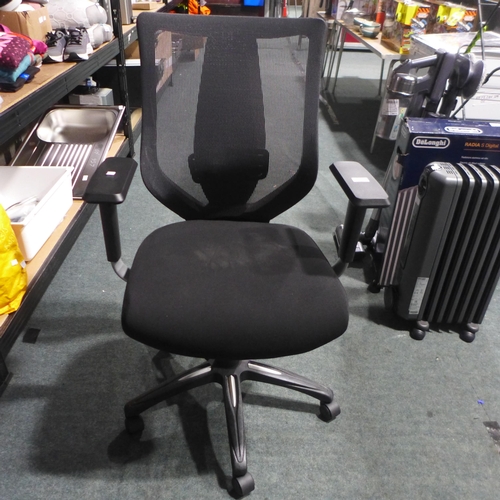 3209 - True Innovation Mesh Chair , original RRP  £99.99 + vat (314-239) *This lot is subject to vat